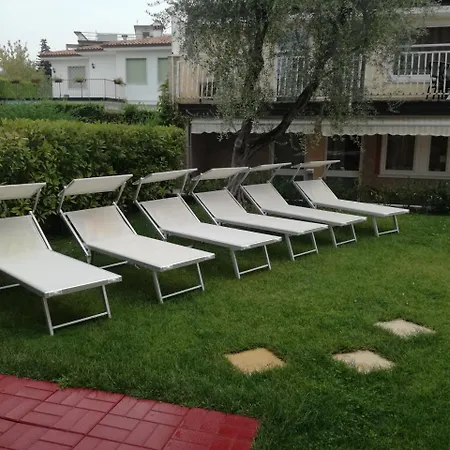 Elison Apartment *