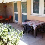 Elison דירה